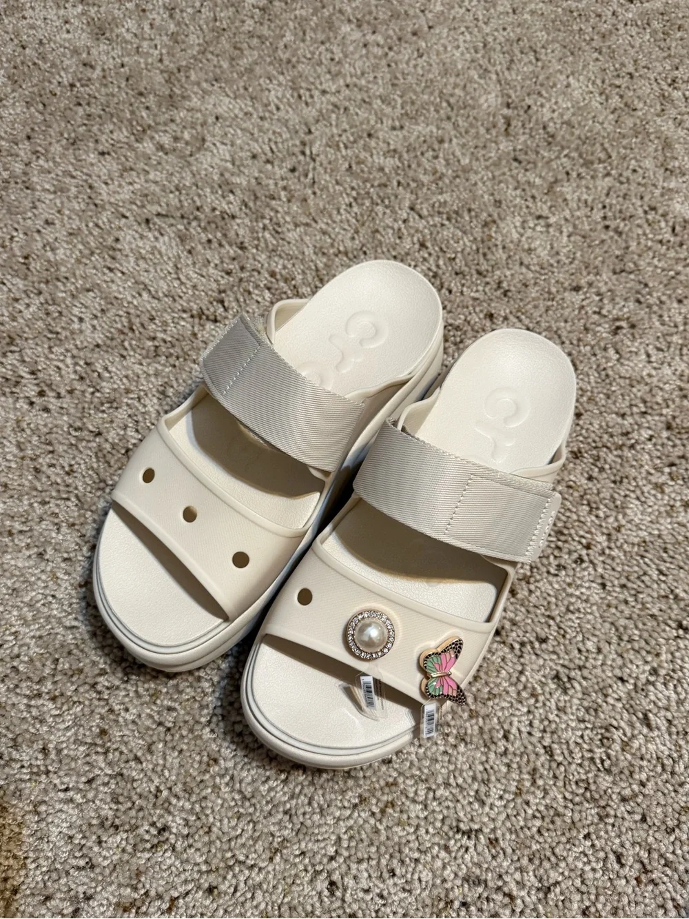 NWOT Crocs Soho Two Strap Sandal Dulce Women's 8 with two FREE JIBBITZ - Picture 2 of 5